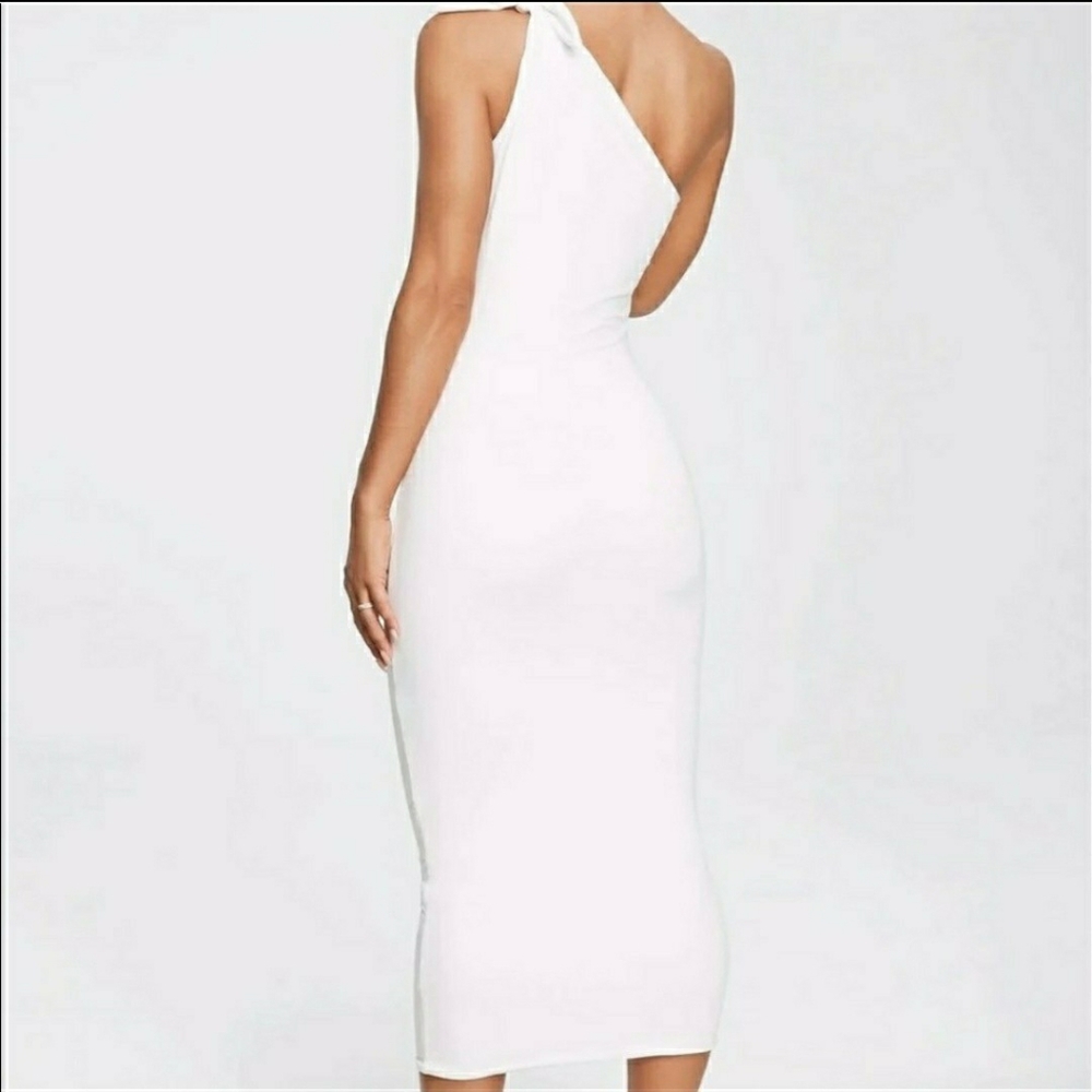 Rosetta Knotted One-shoulder Bodycon Midi Dress - Picture 2 of 9